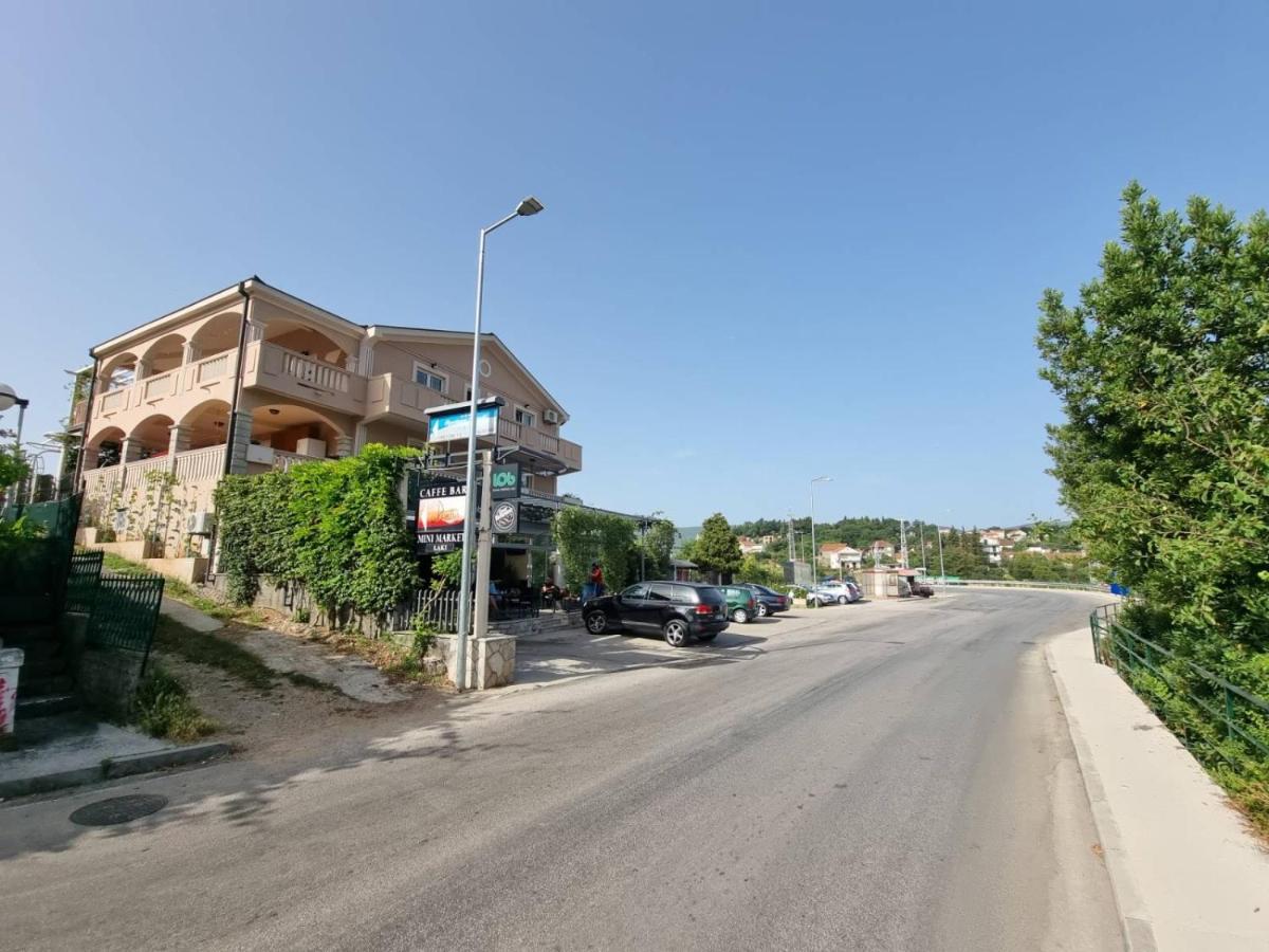 Apartments Popadic With Parking Herceg Novi Buitenkant foto