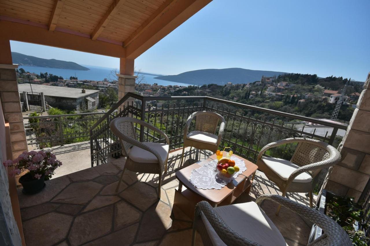 Apartments Popadic With Parking Herceg Novi Kamer foto